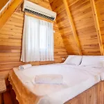Camping Karaoez Sapphire *